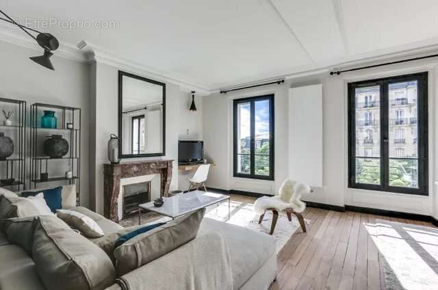 Appartement à PARIS-14E