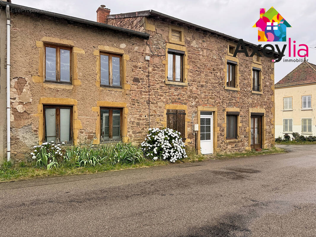 Maison à COUBLANC
