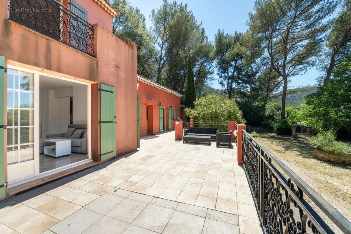 Maison de 6 pièces de 132 m² + studio de 33 m² et garage de 27m² - photo 13
