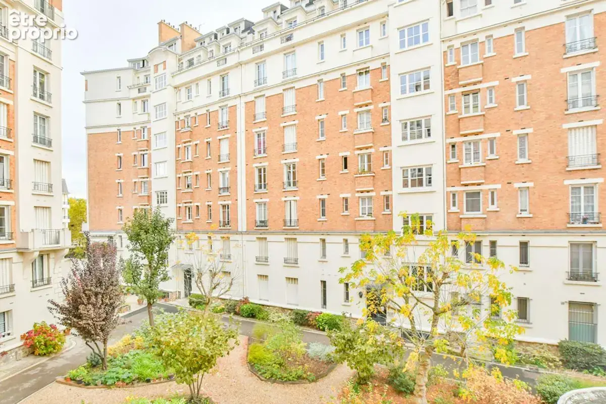 Appartement à COURBEVOIE