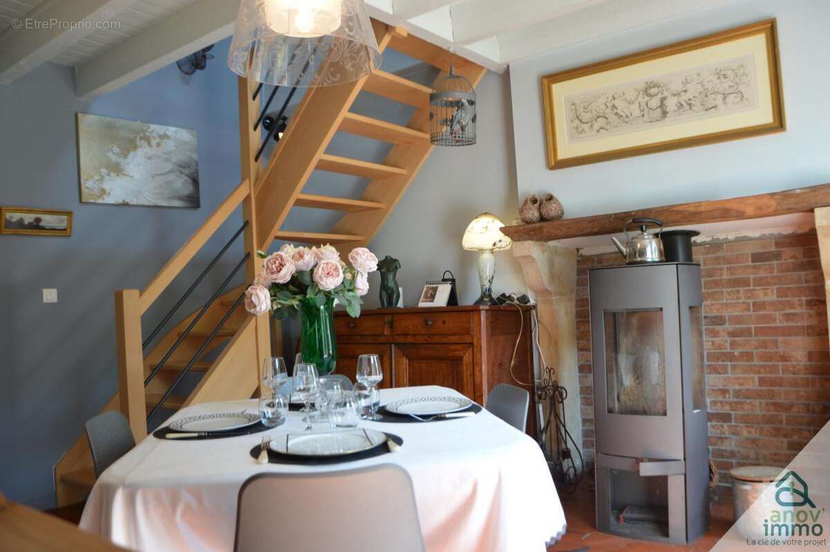 Maison à CHARBONNAT