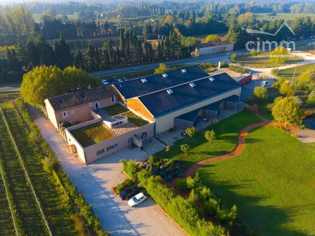 Commerce à CAUMONT-SUR-DURANCE