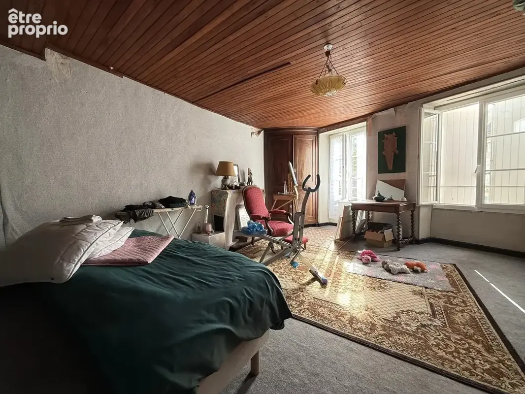 Spacieuse propriété en pierre de 4 chambres, au coeur d'un petit village proche de Ruffec - photo 12