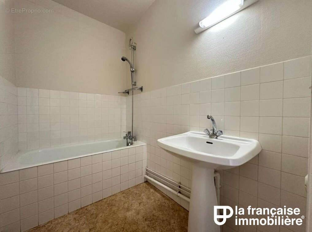 Appartement T3 de 61,58 m² Proche métro  Rennes sud - photo 5
