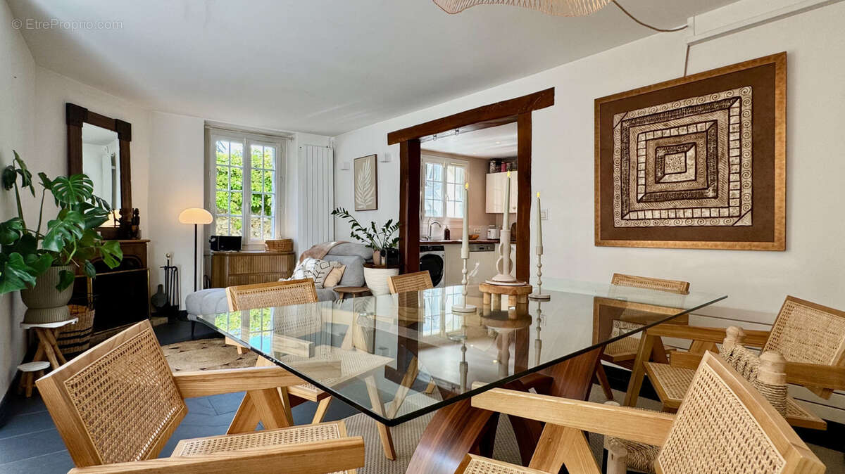 Maison à SAINT-NOM-LA-BRETECHE