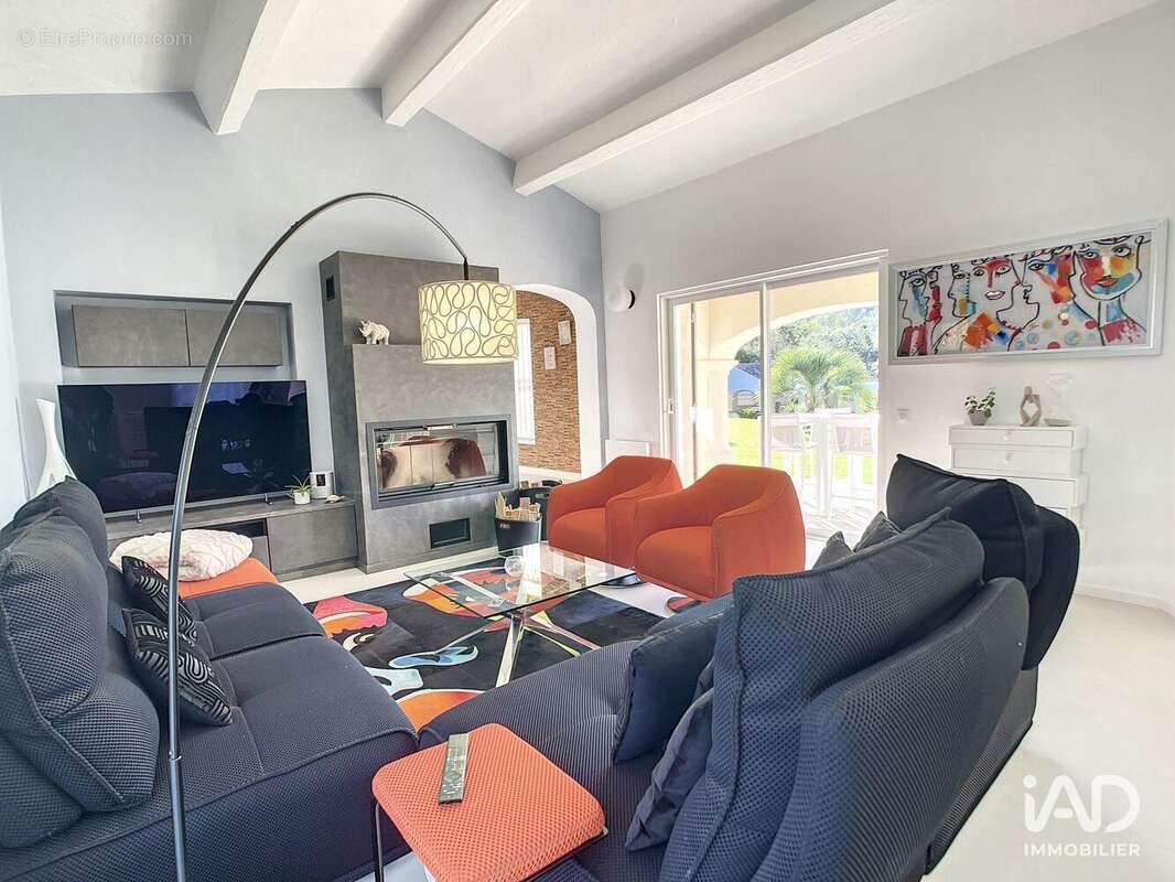 Maison 187 m² à Le Muy  - photo 3