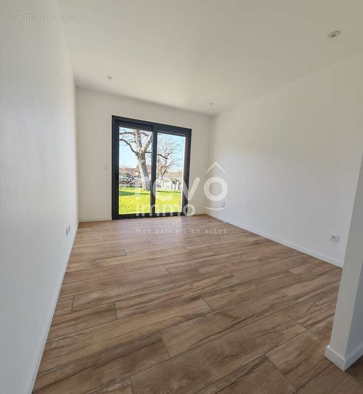 Maison à SAINT-JEAN-DE-THURIGNEUX