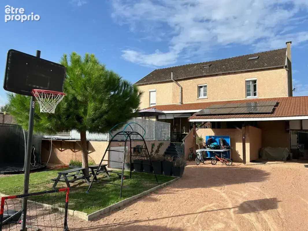 Maison à SAINT-YORRE