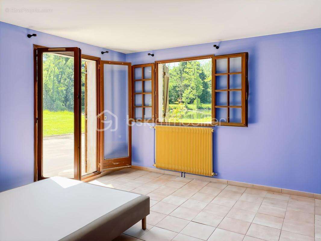 Maison à SAINT-MAURICE-MONTCOURONNE