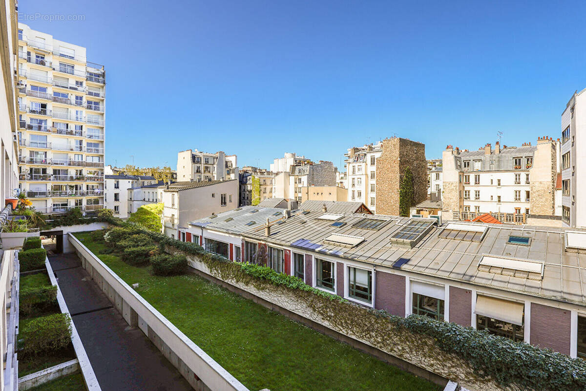 Appartement à PARIS-18E