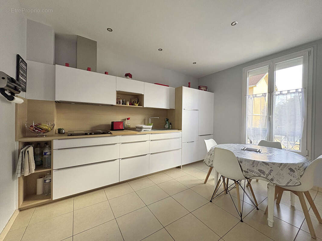 Maison à SAINT-CYR-L'ECOLE