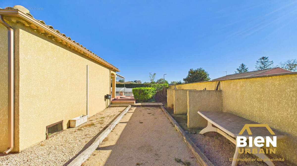 Maison à BELLEGARDE