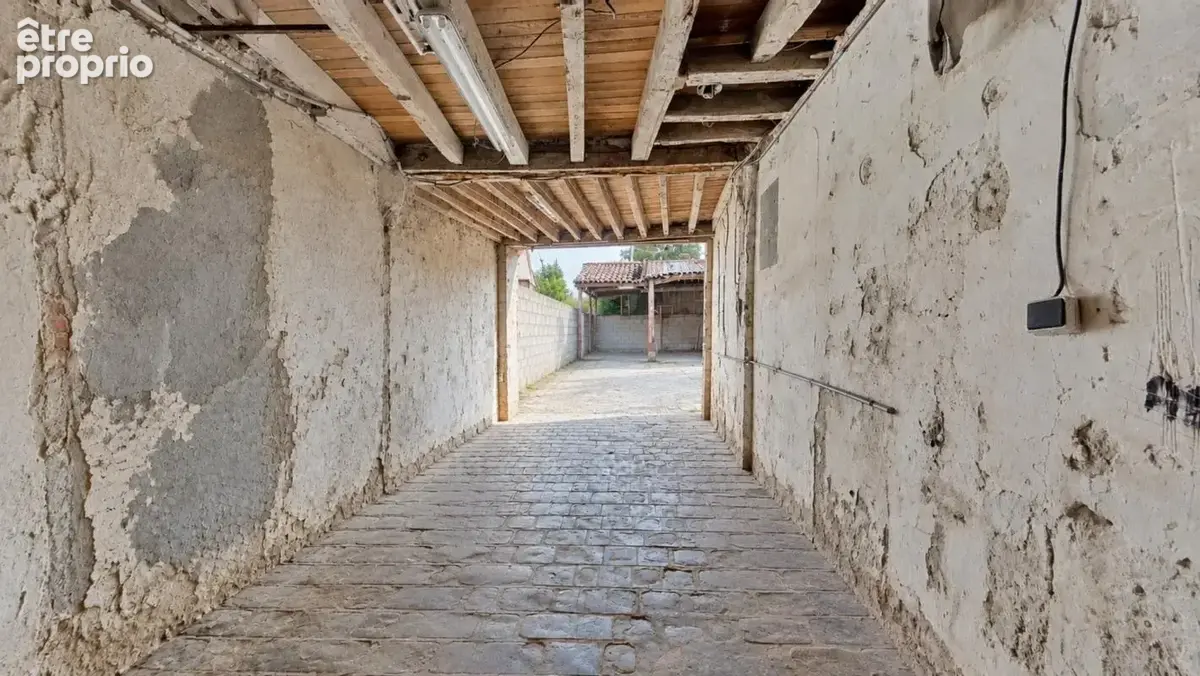 EXCLUSIVITÉ – Ensemble immobilier avec énorme potentiel à 500m du Métro Ligne 11 - photo 5