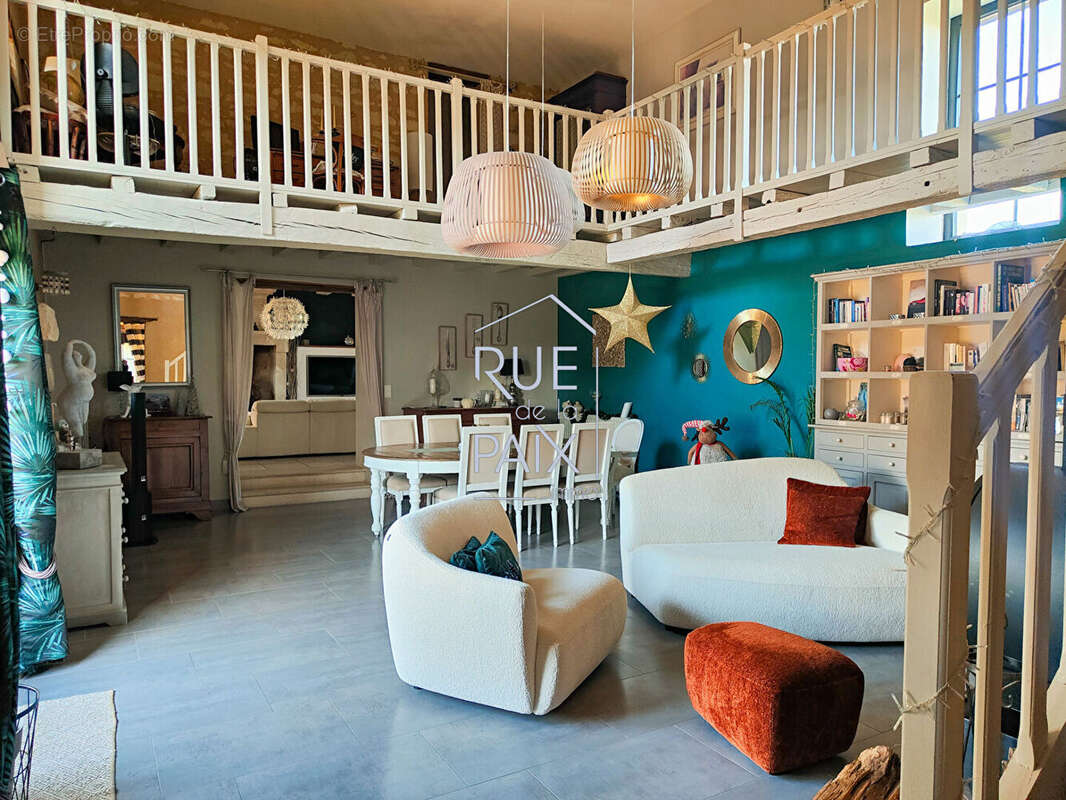 Maison à SAINT-GENEST-D'AMBIERE