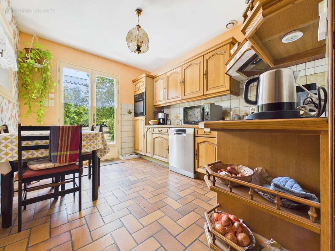 Maison familiale – 3 chambres – 5 307 m² de terrain avec piscine - photo 3