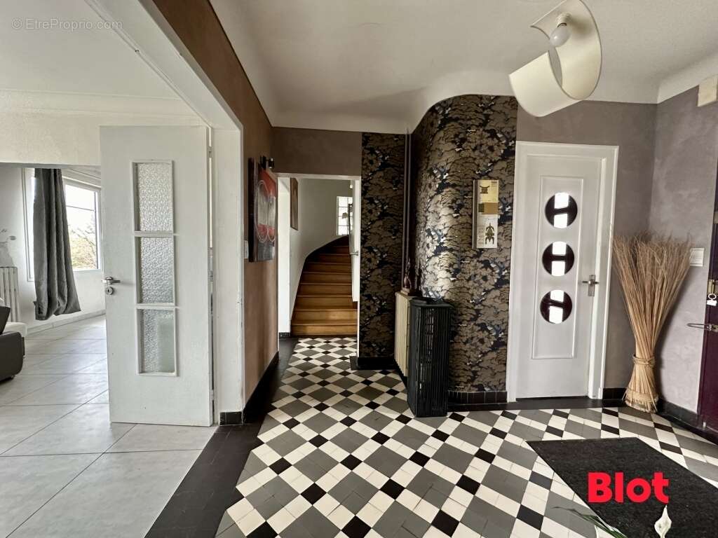 Maison à MONTFORT-SUR-MEU