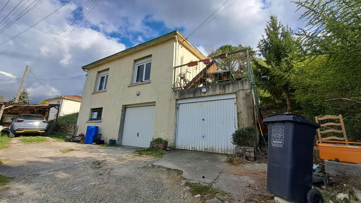 Maison à PUJOLS