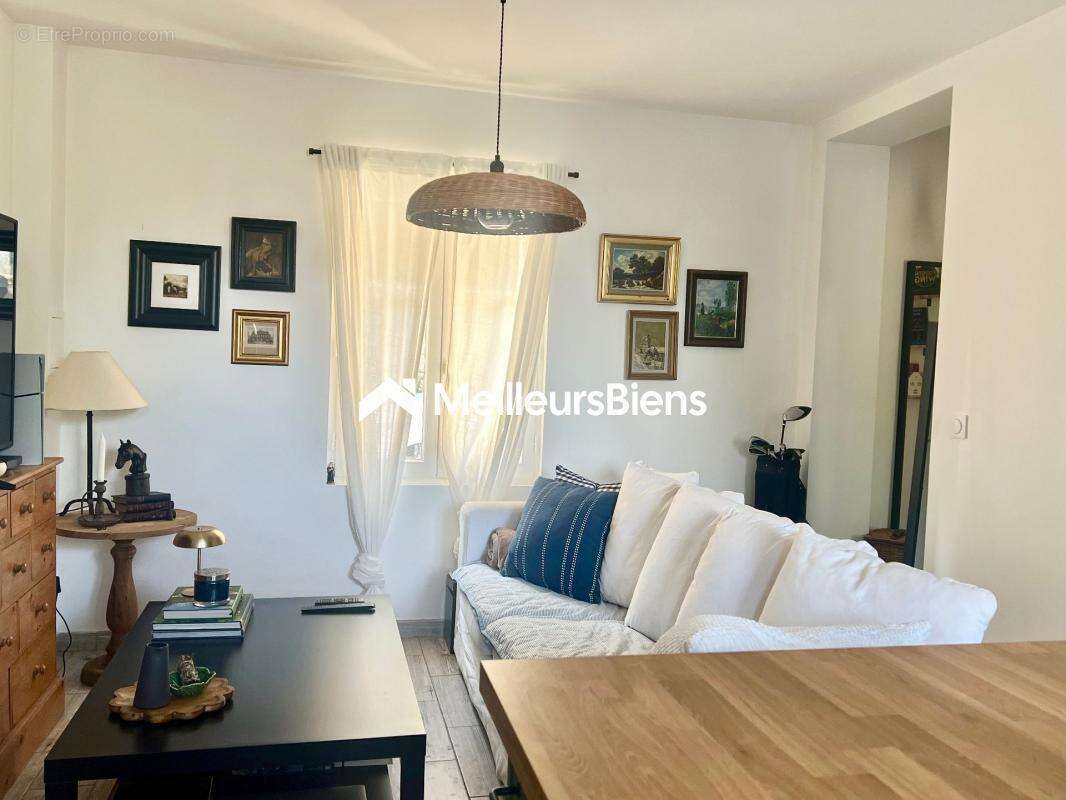 VIARMES_T2 de 35,5 m² avec cour et parking - photo 3
