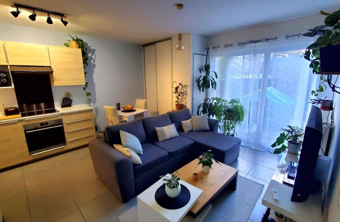Appartement à DECINES-CHARPIEU