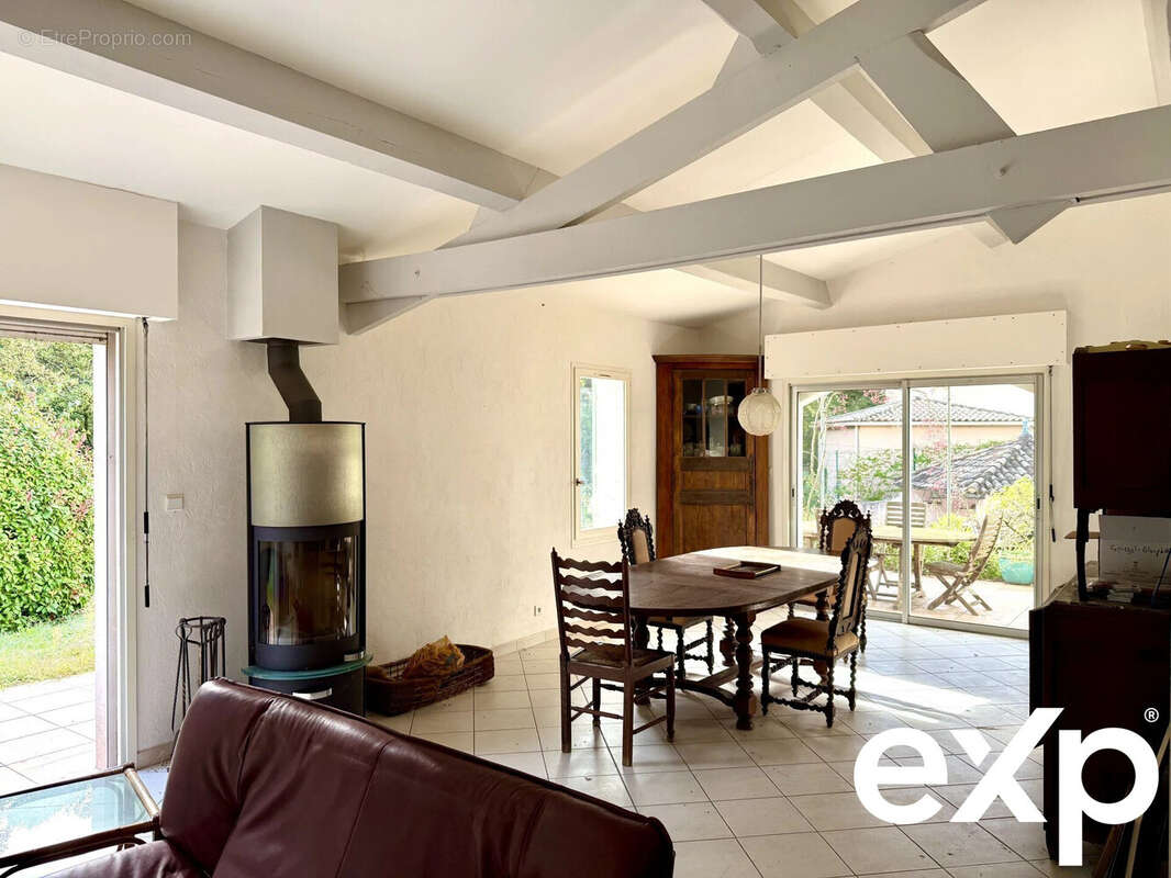 Maison à L'ISLE-SUR-LA-SORGUE