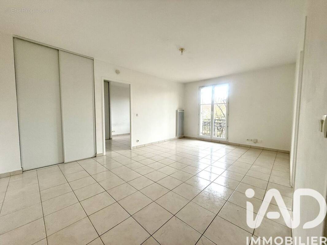 Photo 1 - Appartement à MAGNY-LE-HONGRE