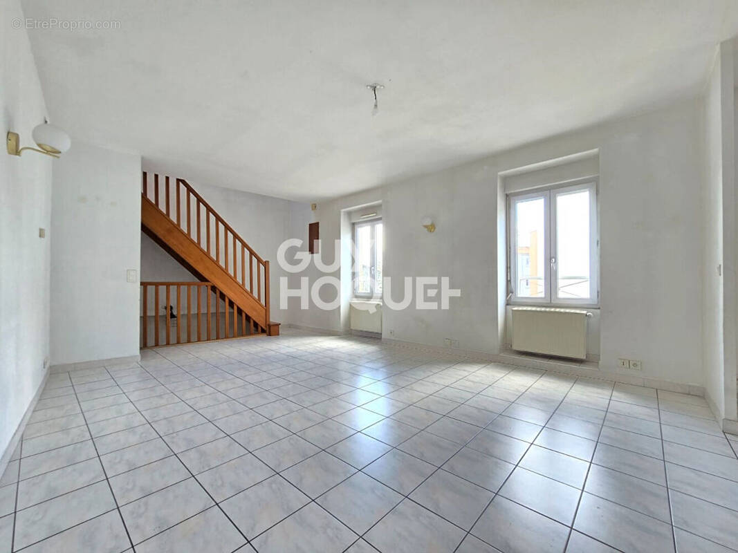 Appartement à RILLIEUX-LA-PAPE