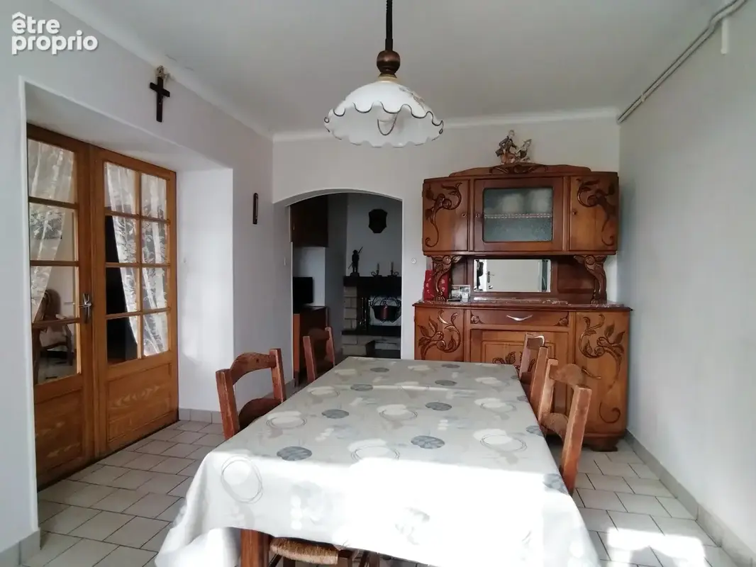 Maison familiale avec dépendances et terrain - photo 5