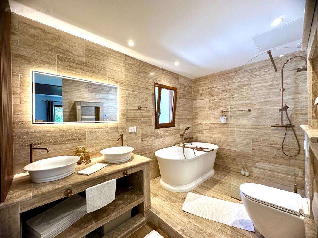 Coup de Coeur pour cette contemporaine de 150 m2 aux espaces lumineux ! - photo 12