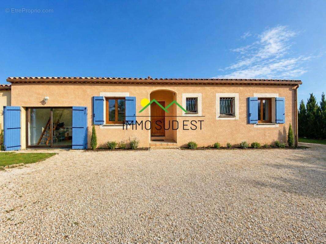 Maison à LARNAS
