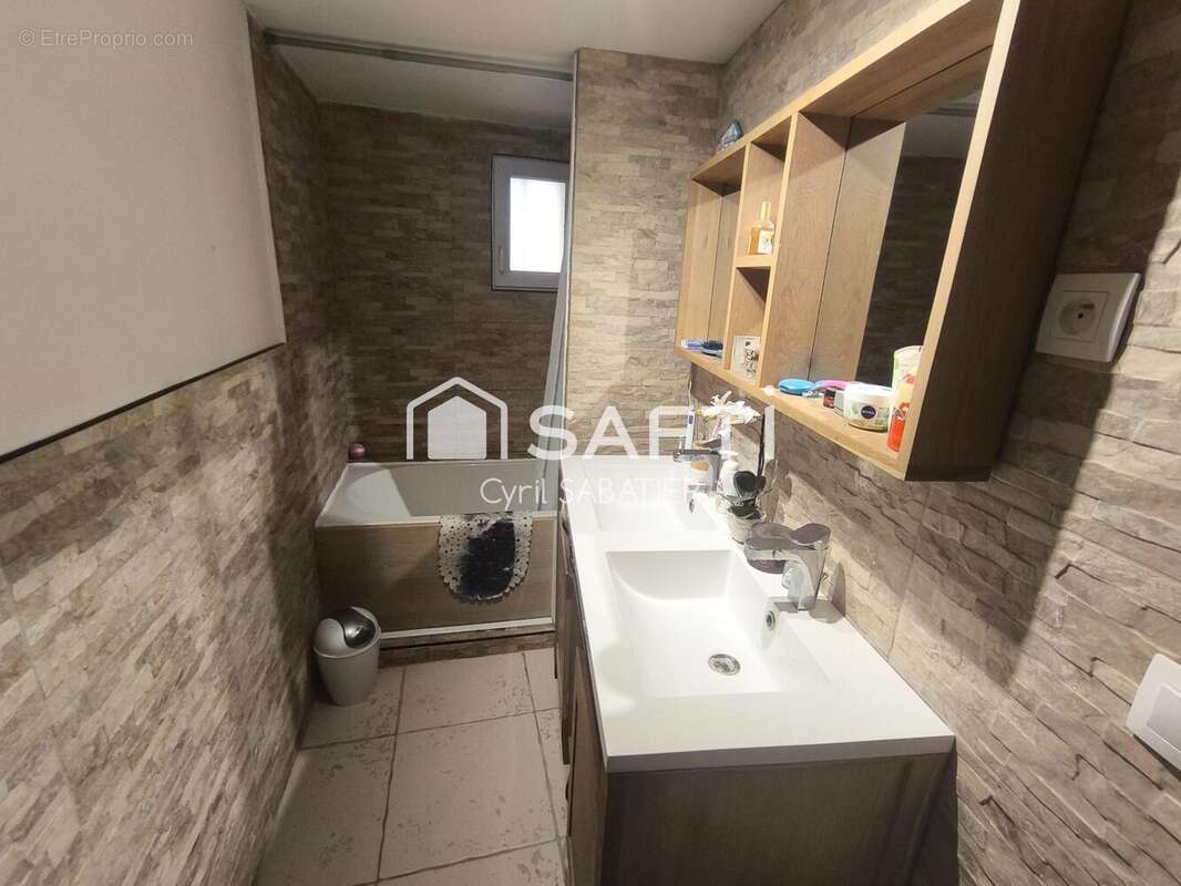 Photo 3 - Maison à LESPIGNAN