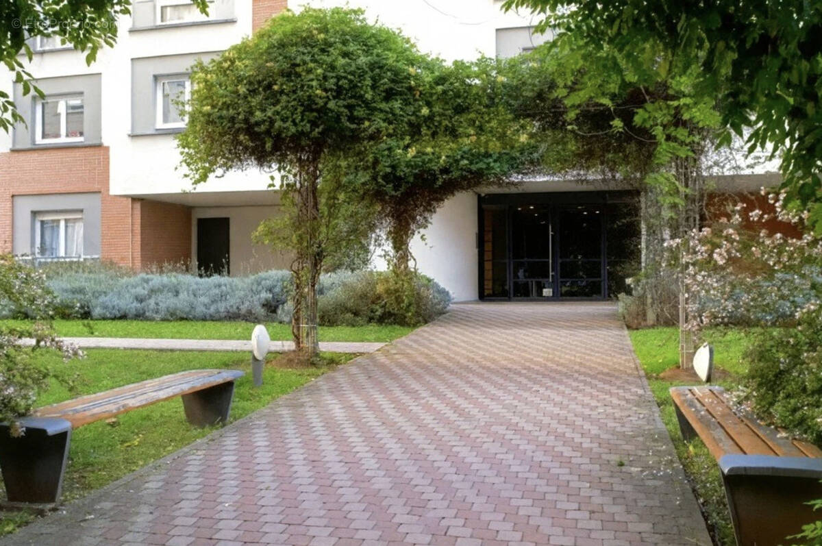 Appartement à PARIS-14E