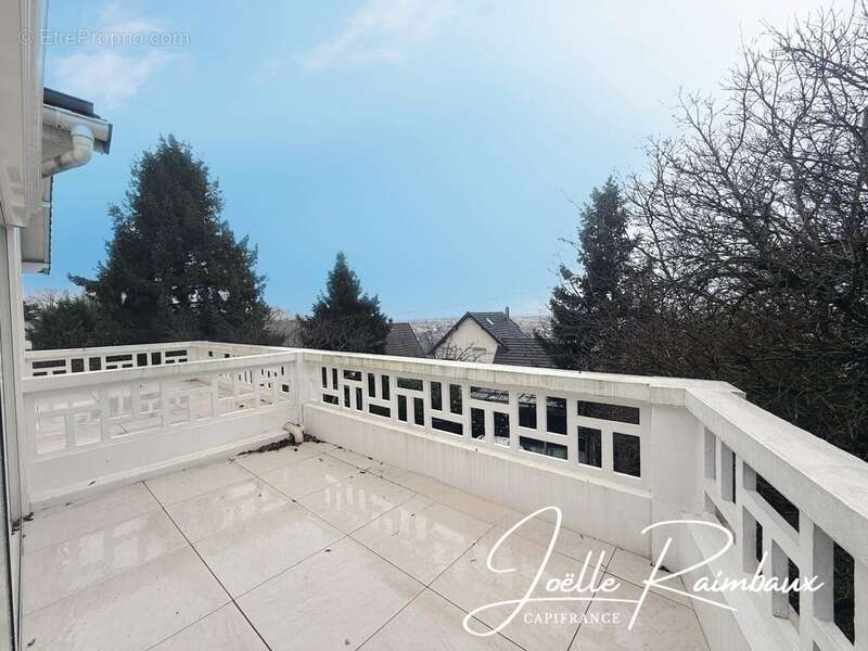 Maison à CHENNEVIERES-SUR-MARNE