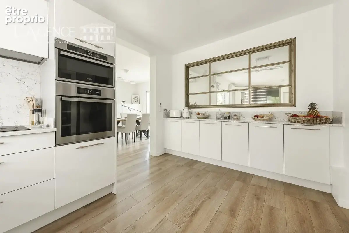 Maison 154 m² à Arles  - photo 5