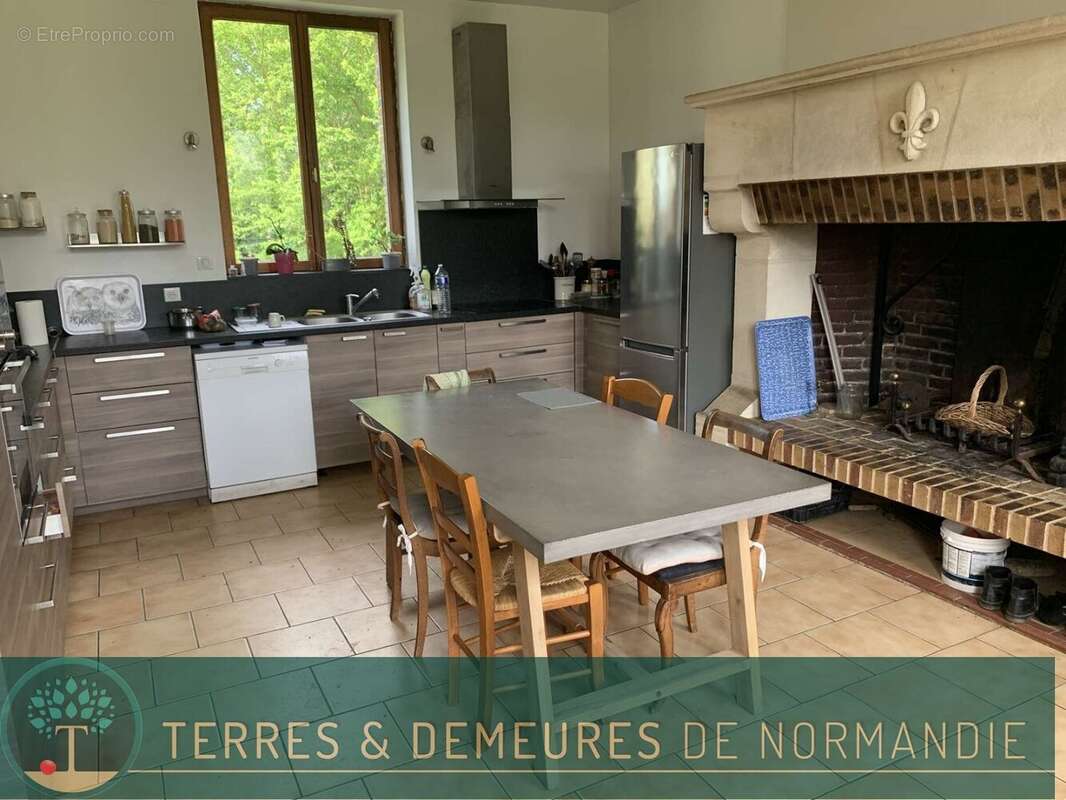 Maison à CAPELLE-LES-GRANDS