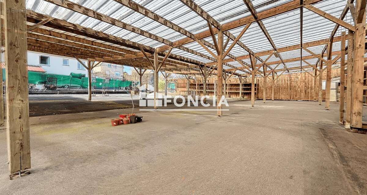 Commerce à LA LANDE-PATRY