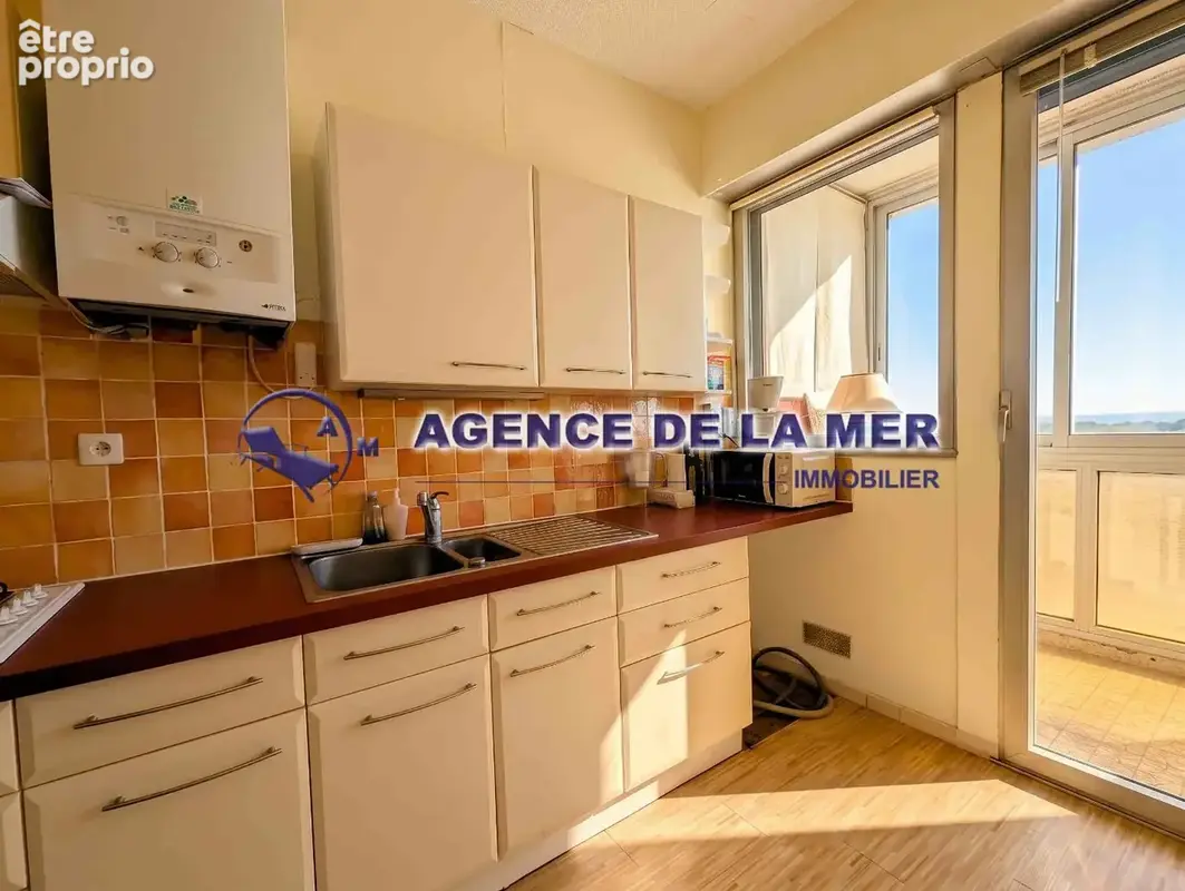 Appartement T2 49 m² + Loggia 7 m² & Cave  Centre-Ville La Grande-Motte, Résidence avec Piscine - photo 2