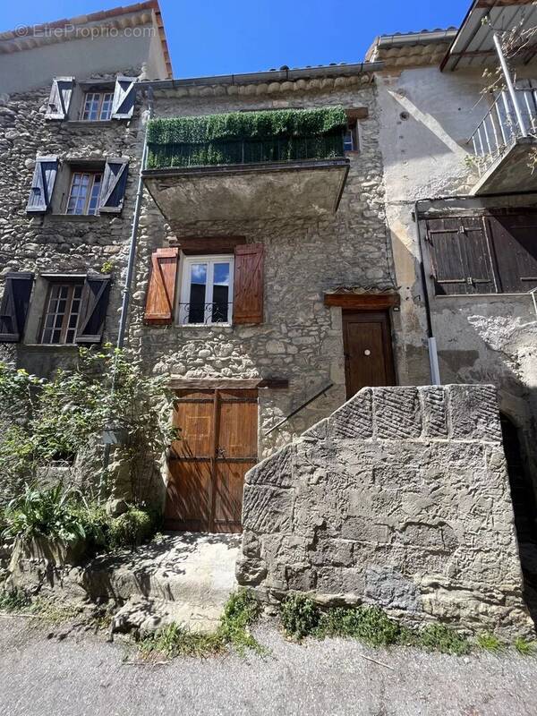 Maison à MEAILLES