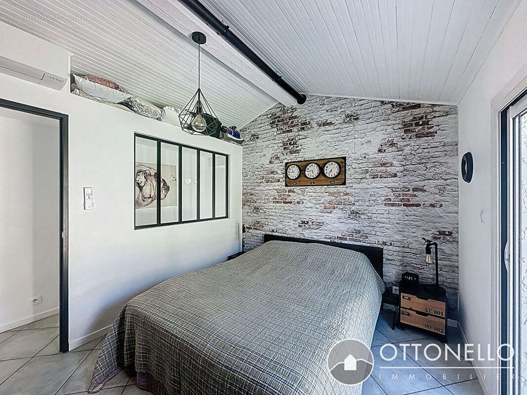 Maison à ROQUEBRUNE-SUR-ARGENS