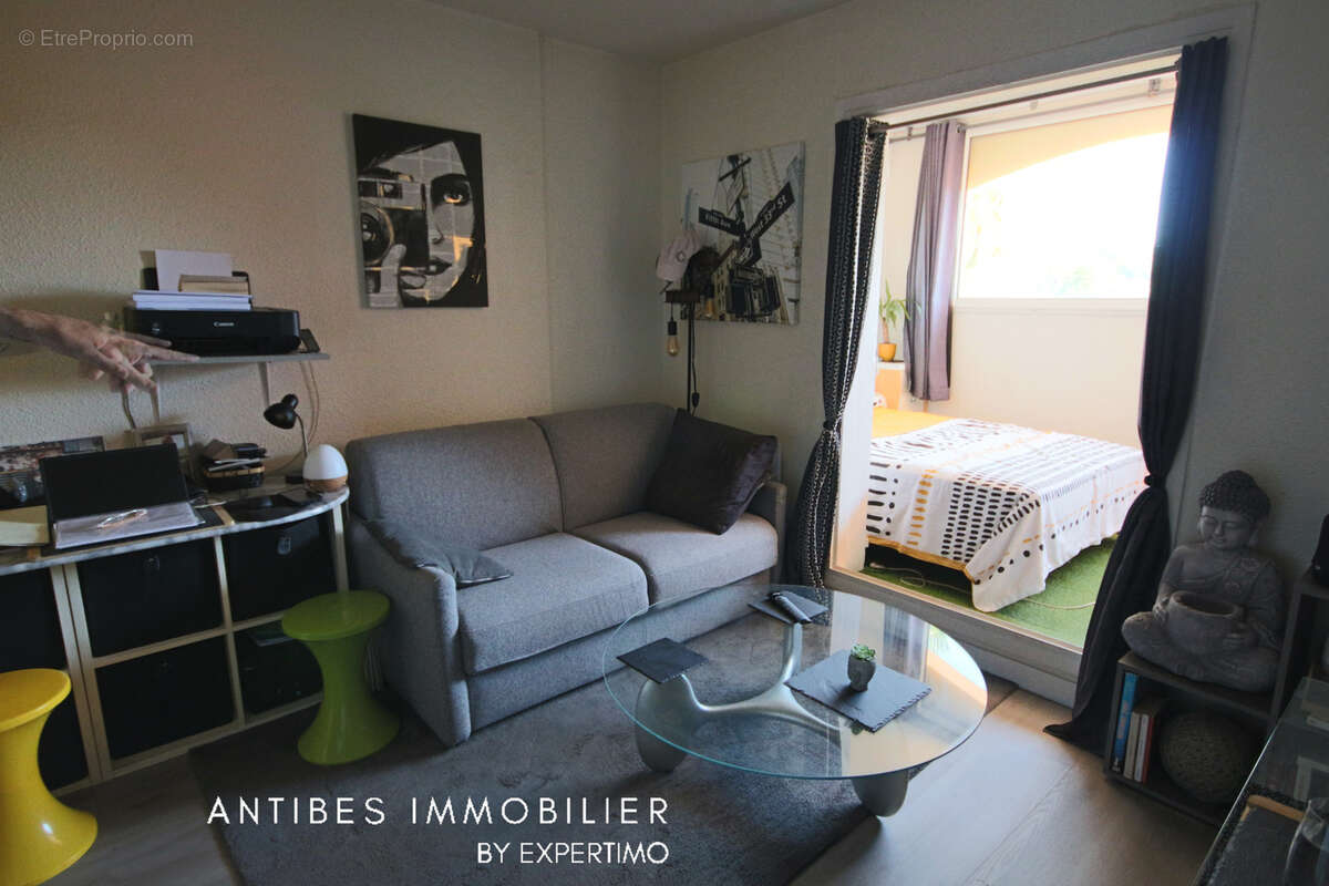 Appartement à VALLAURIS