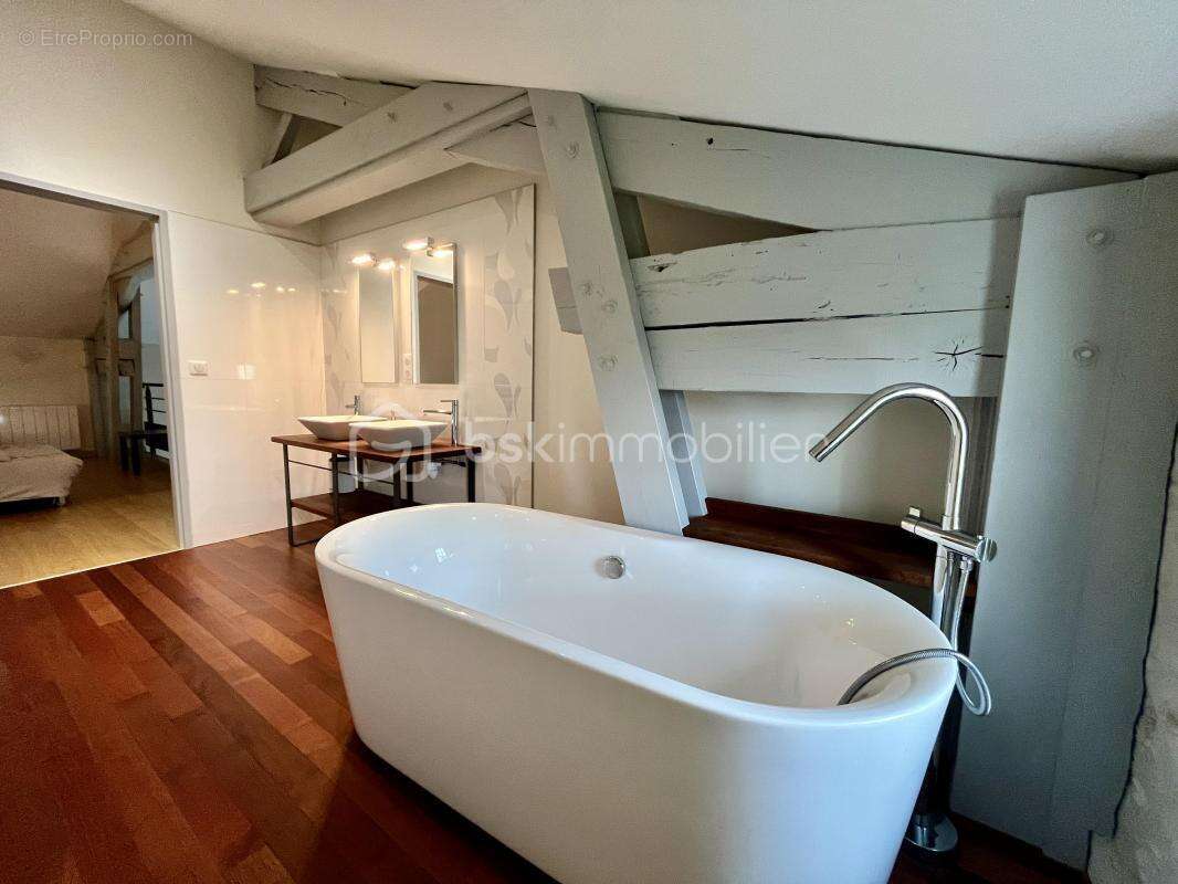 Maison à MONTPEYROUX