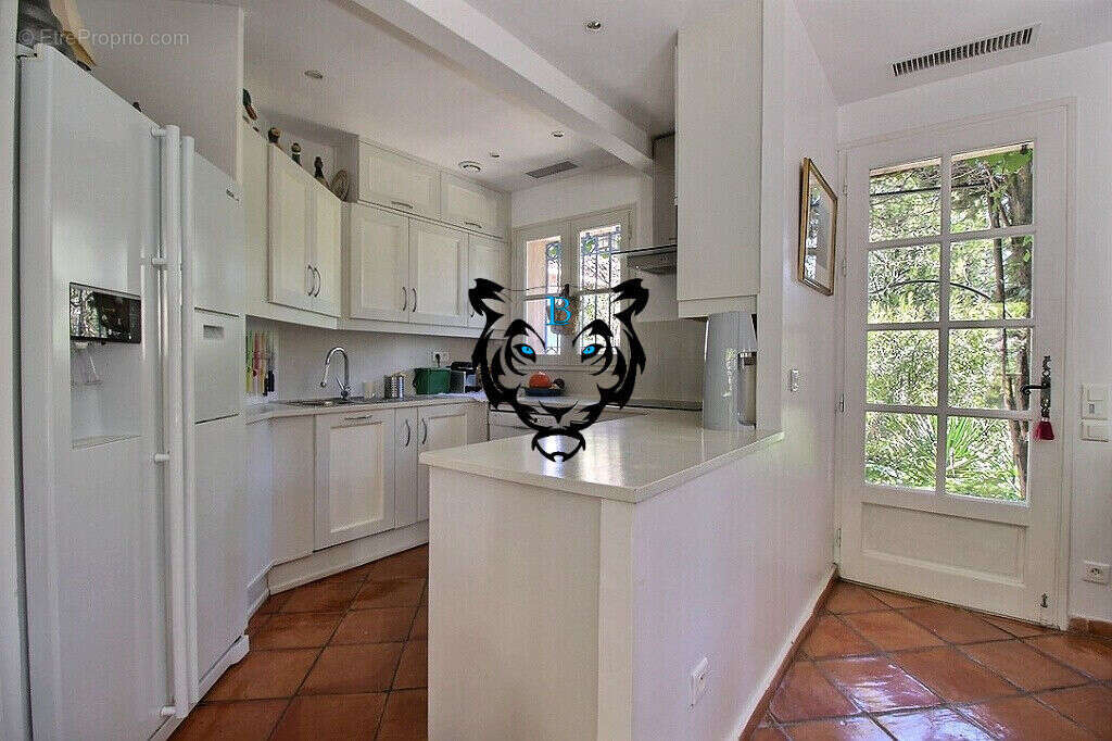 Maison à MONTFERRAT