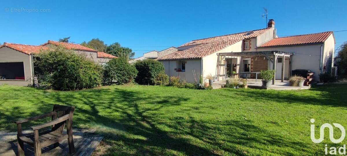 Maison 140 m² à Chavagnes-En-Paillers  - photo 3