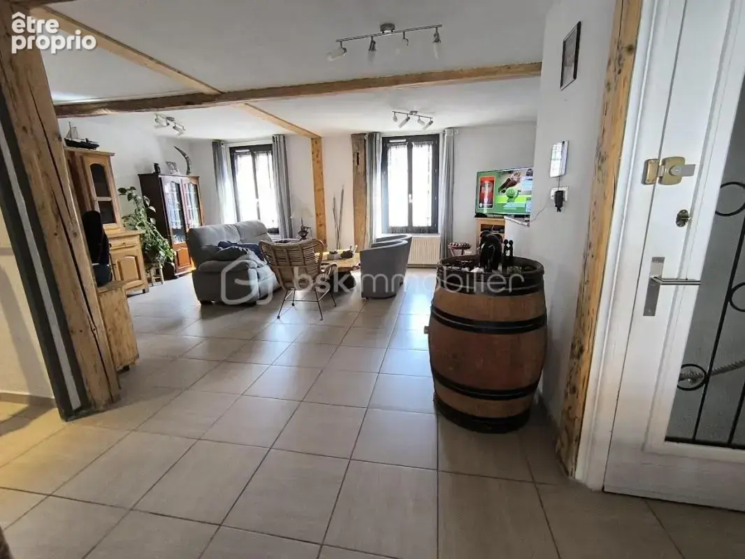 Coup de cœur : maison rénovée avec terrasse, jacuzzi et grand garage - photo 4