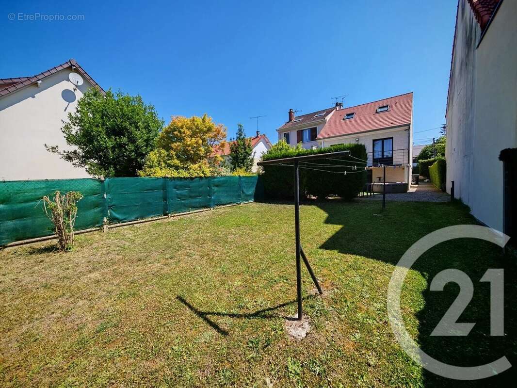 Maison à LA FRETTE-SUR-SEINE