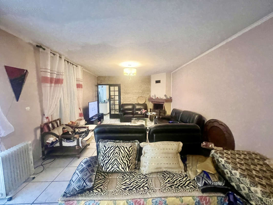 Maison à STAINS