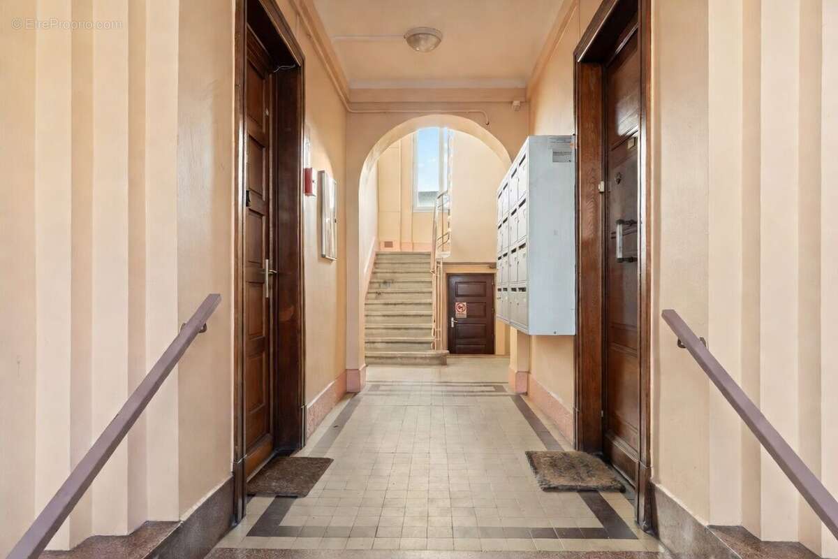 Photo 8 - Appartement à LYON-8E