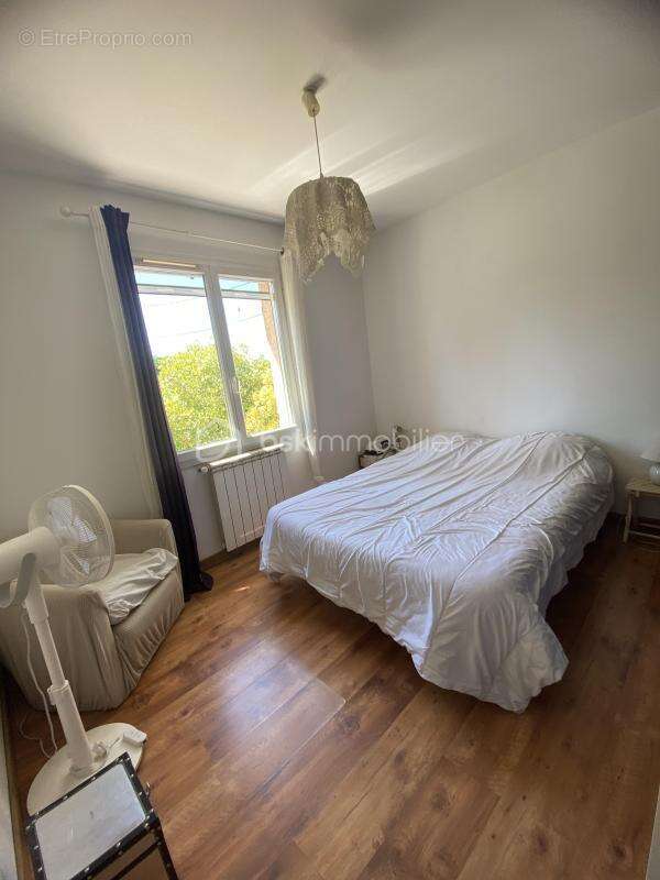 Maison familiale de plain-pied avec piscine sur près de 2000m2 de terrain - photo 10
