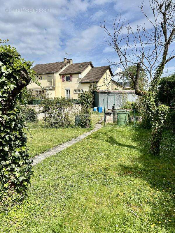 Maison à JUVISY-SUR-ORGE