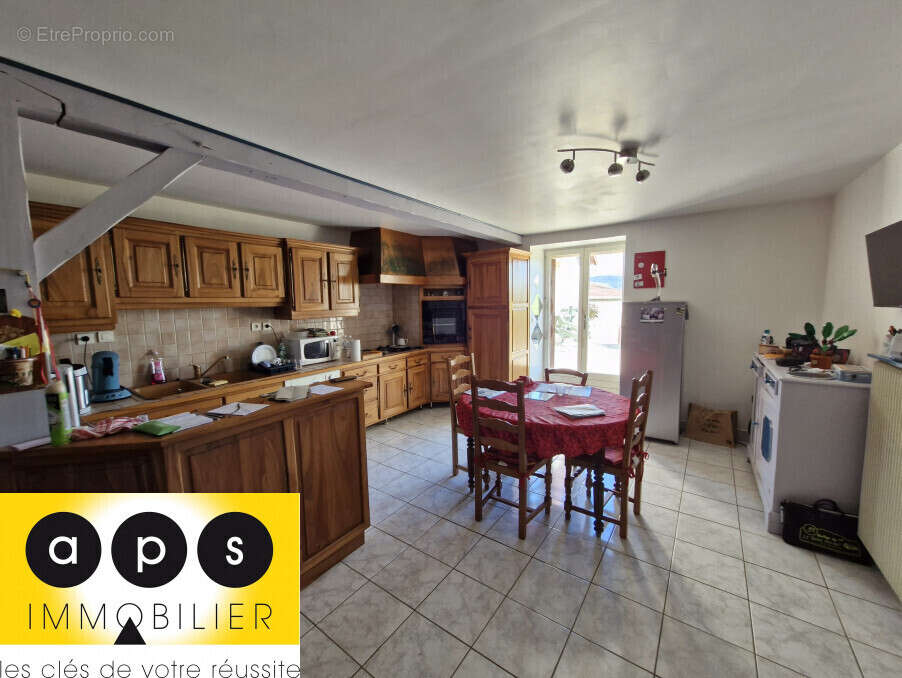 Maison à VILLENEUVE-D&#039;AVAL