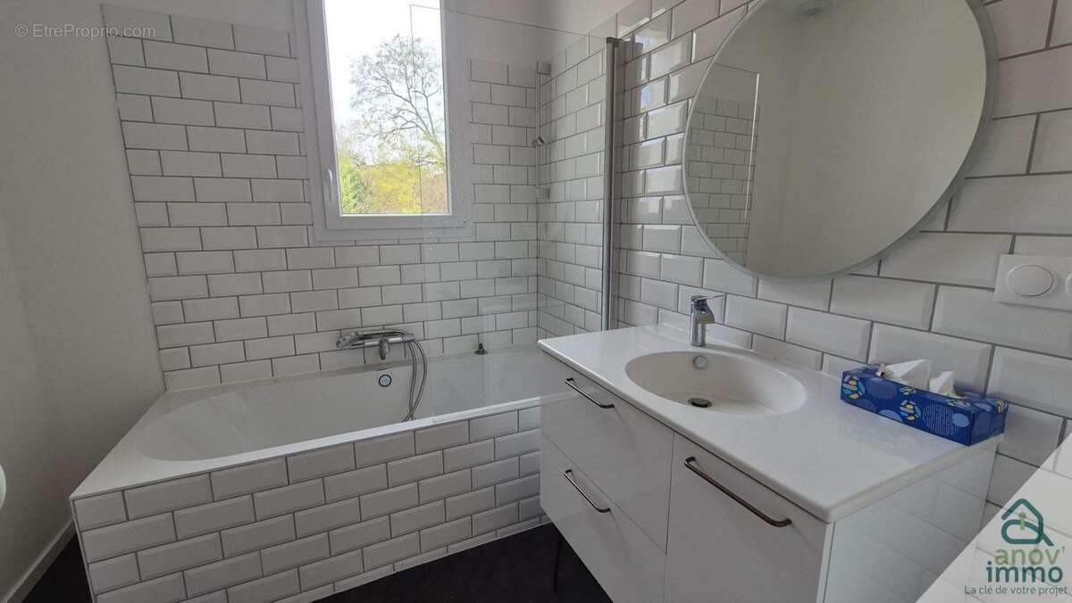 Maison à BLANZAC-PORCHERESSE